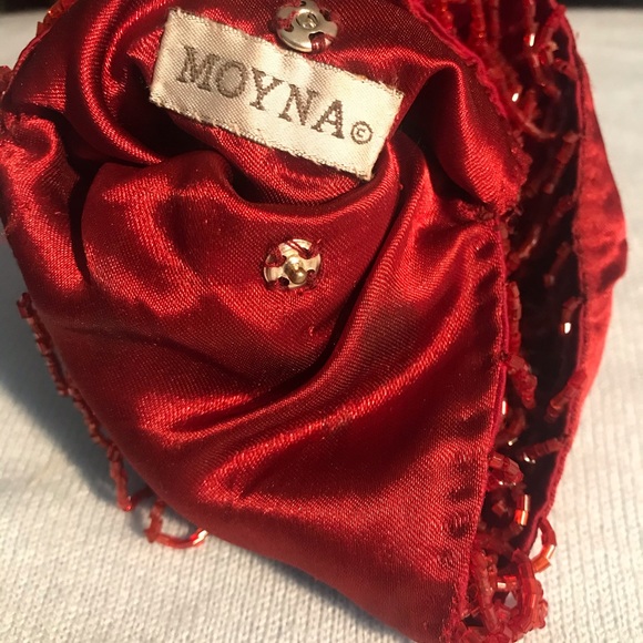 Pre-Owned Moyna red wristlet purse. - Picture 5 of 5